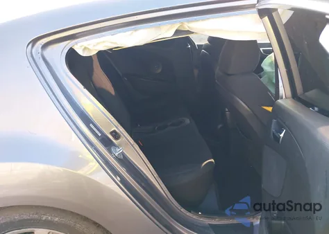 2015 Hyundai Veloster z USA, uszkodzony, nr VIN KMHTC6AD0FU243636